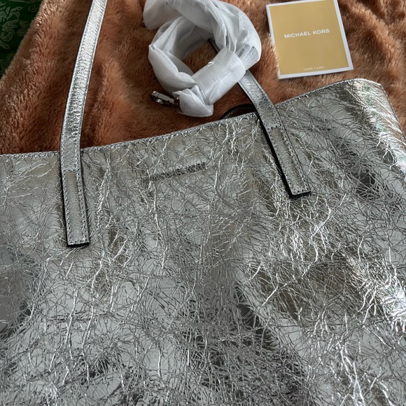 EUC Michael Kors tote - Picture 5 of 6